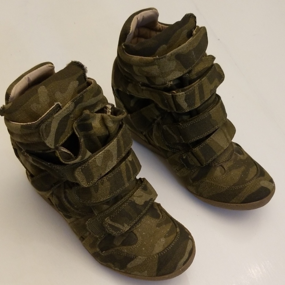 Camouflage Wedge Sneakers